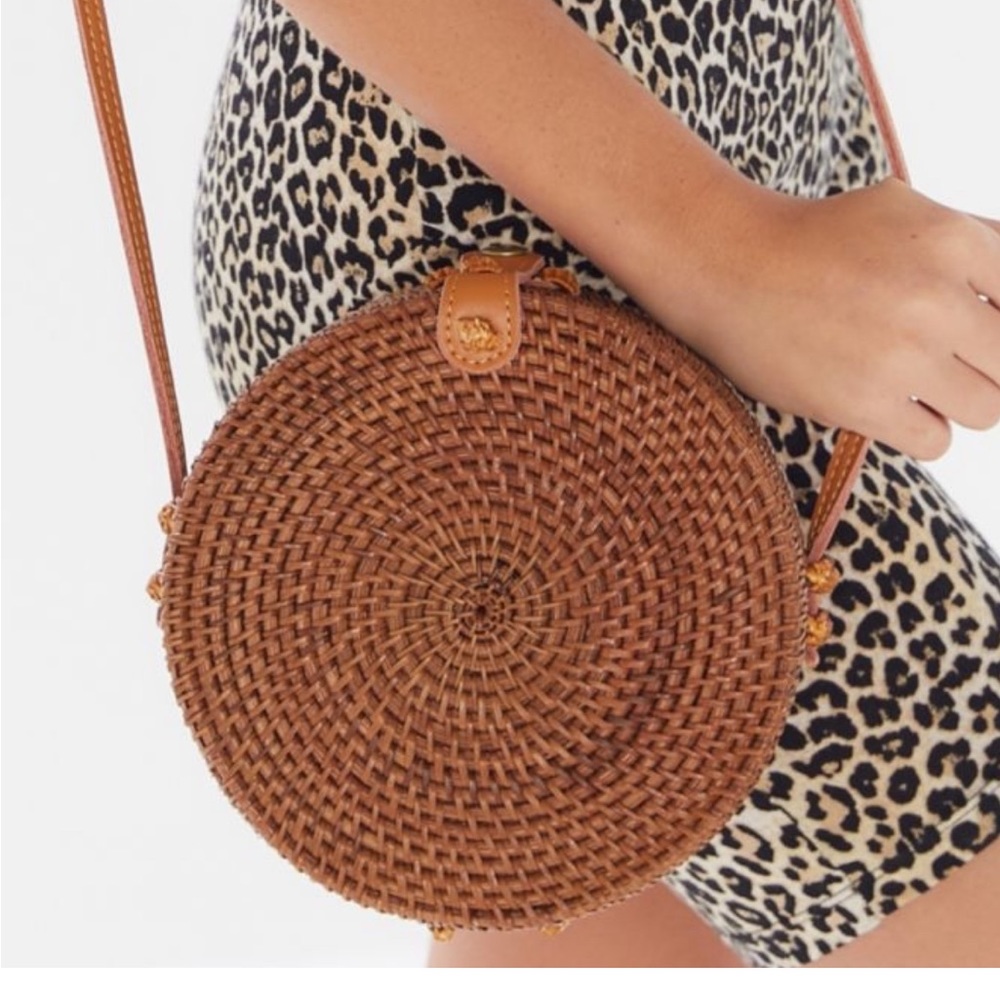 Urban Outfitters Circle Straw Crossbody